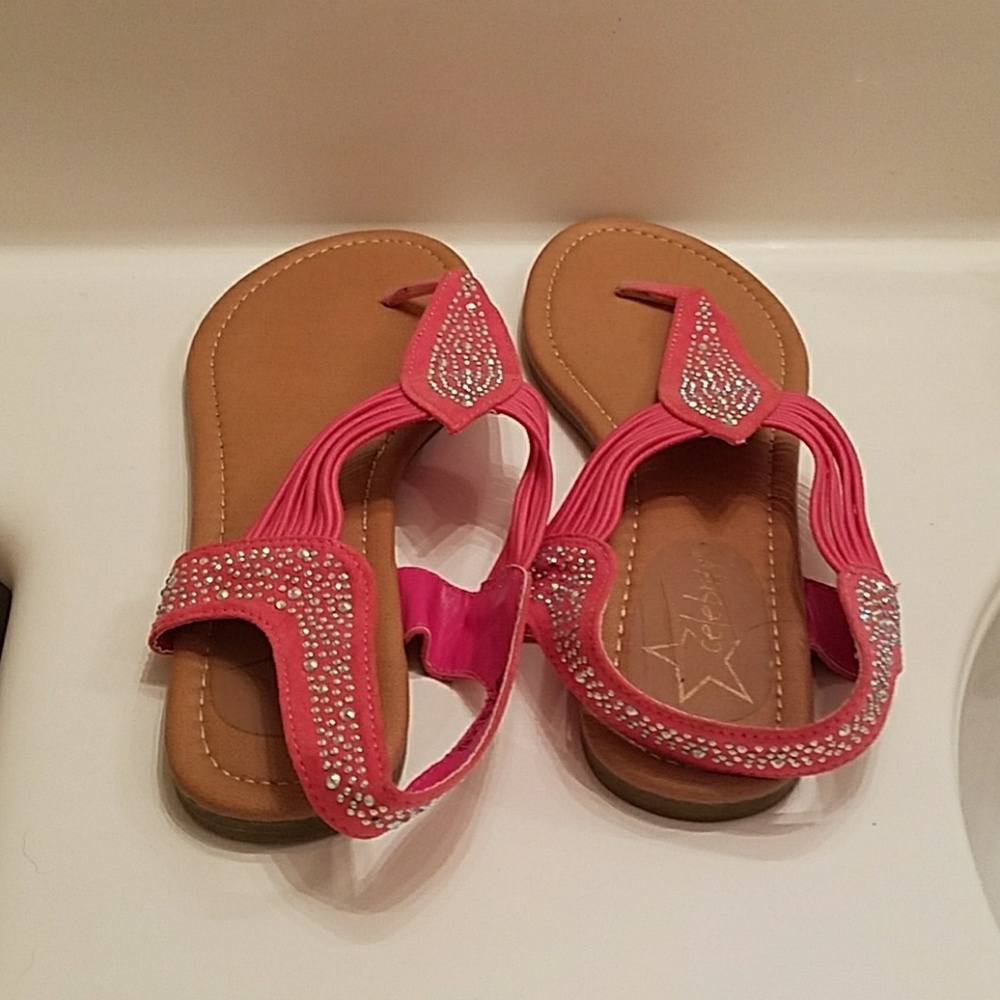 Flats - Picture 3 of 3